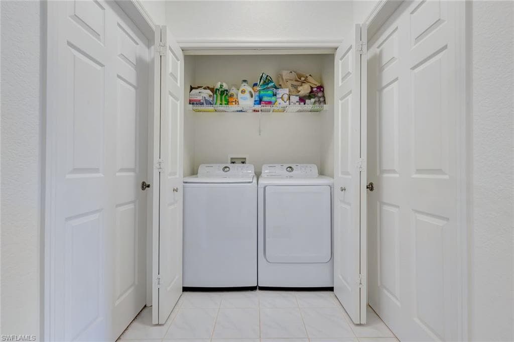 2300 Carrington Ct 203, Naples, FL 34109-24