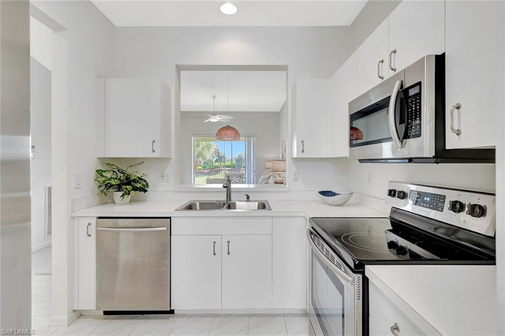 2300 Carrington Ct 203, Naples, FL 34109-7