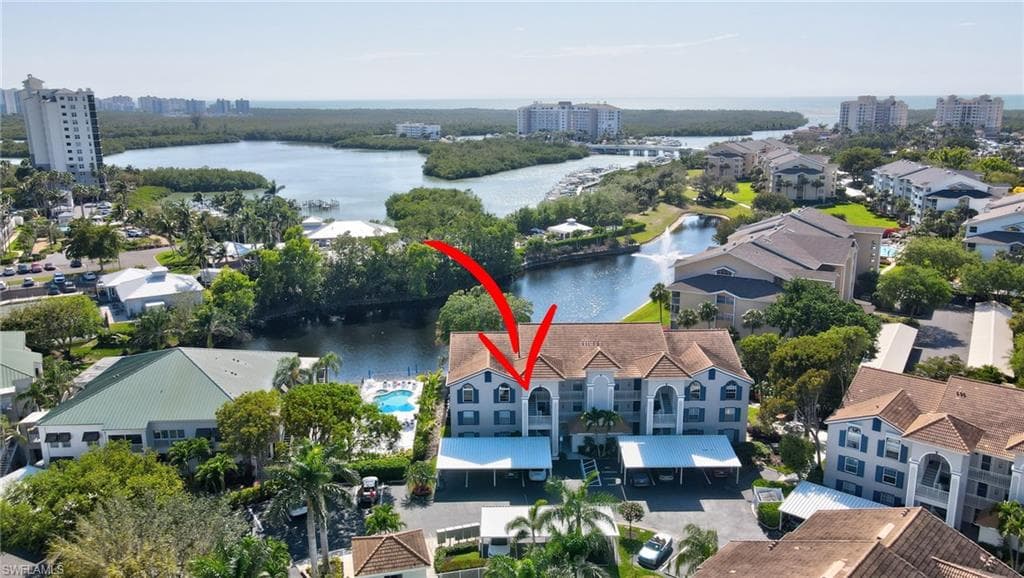 575 Club Side Dr 4-202, Naples, FL 34110-8