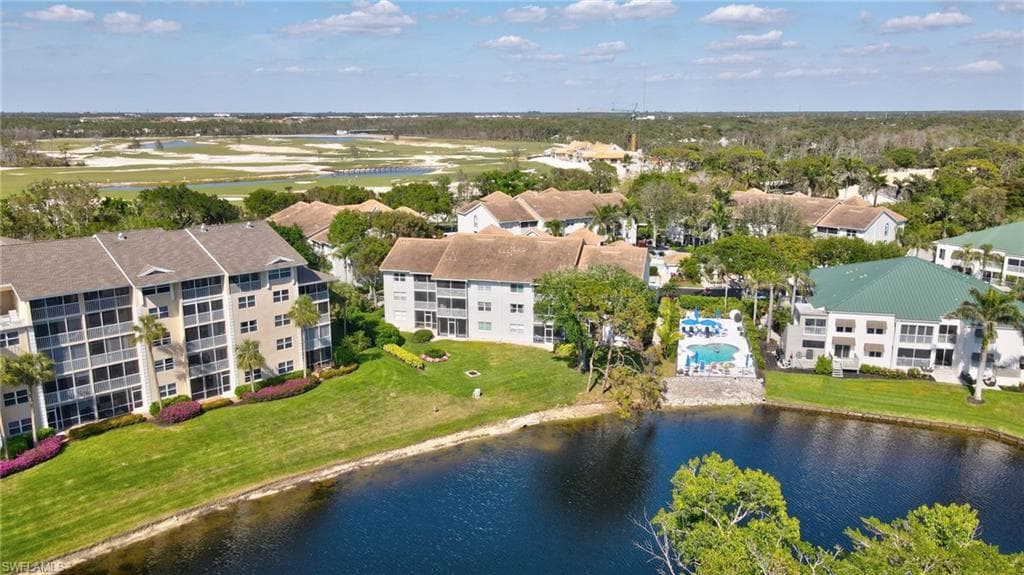 575 Club Side Dr 4-202, Naples, FL 34110-9