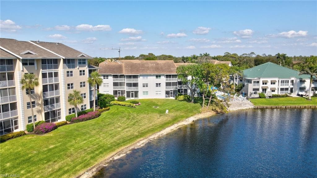 575 Club Side Dr 4-202, Naples, FL 34110-10