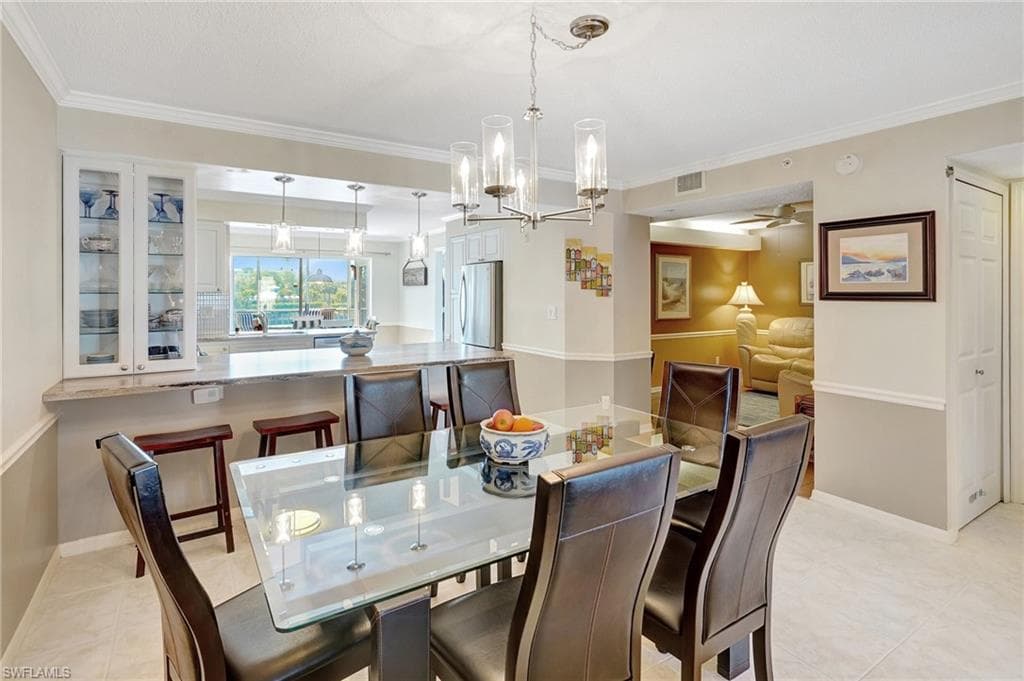 575 Club Side Dr 4-202, Naples, FL 34110-15