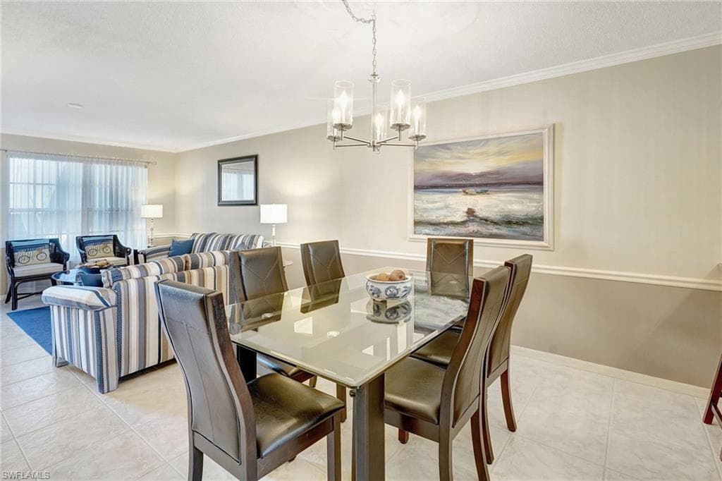 575 Club Side Dr 4-202, Naples, FL 34110-25