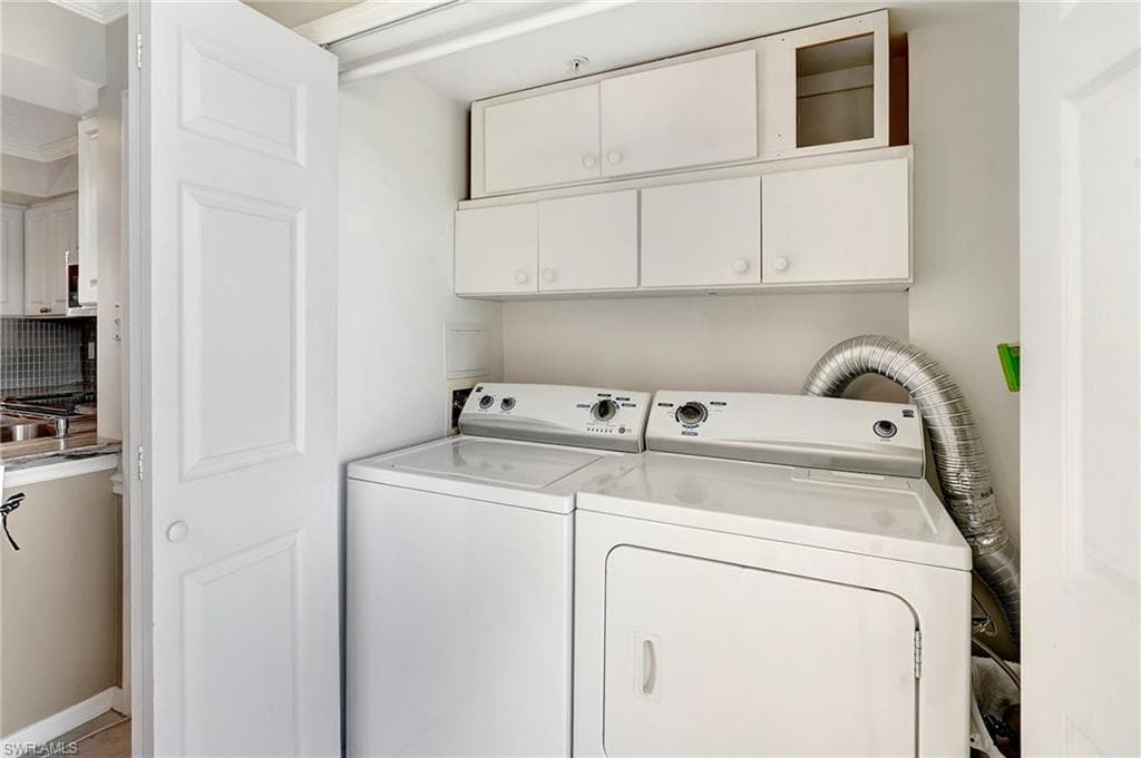 575 Club Side Dr 4-202, Naples, FL 34110-28