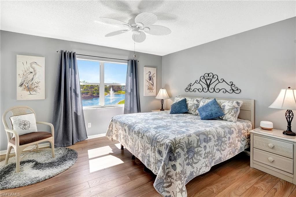 575 Club Side Dr 4-202, Naples, FL 34110-29