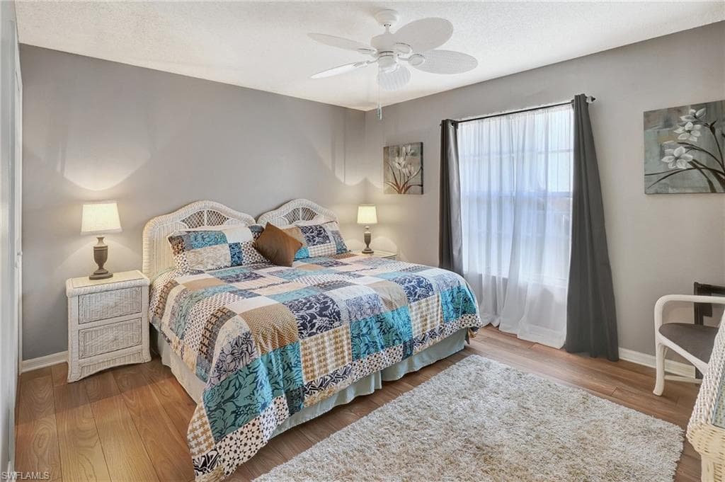 575 Club Side Dr 4-202, Naples, FL 34110-33