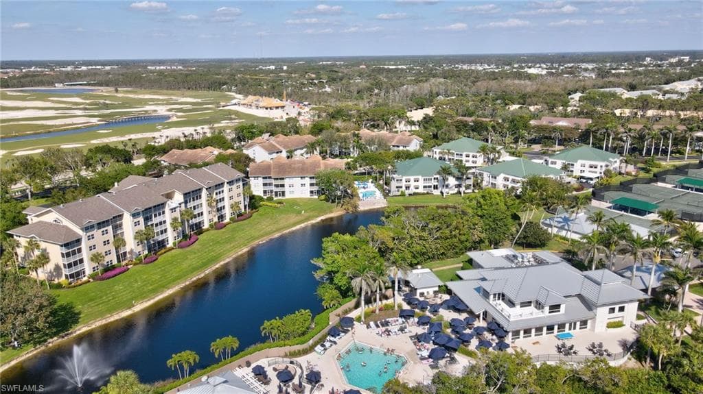 575 Club Side Dr 4-202, Naples, FL 34110-3