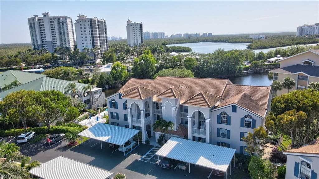 575 Club Side Dr 4-202, Naples, FL 34110-7