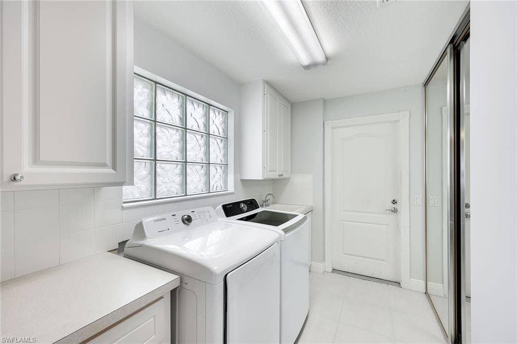 4125 Tabago Ln, Naples, FL 34119-20