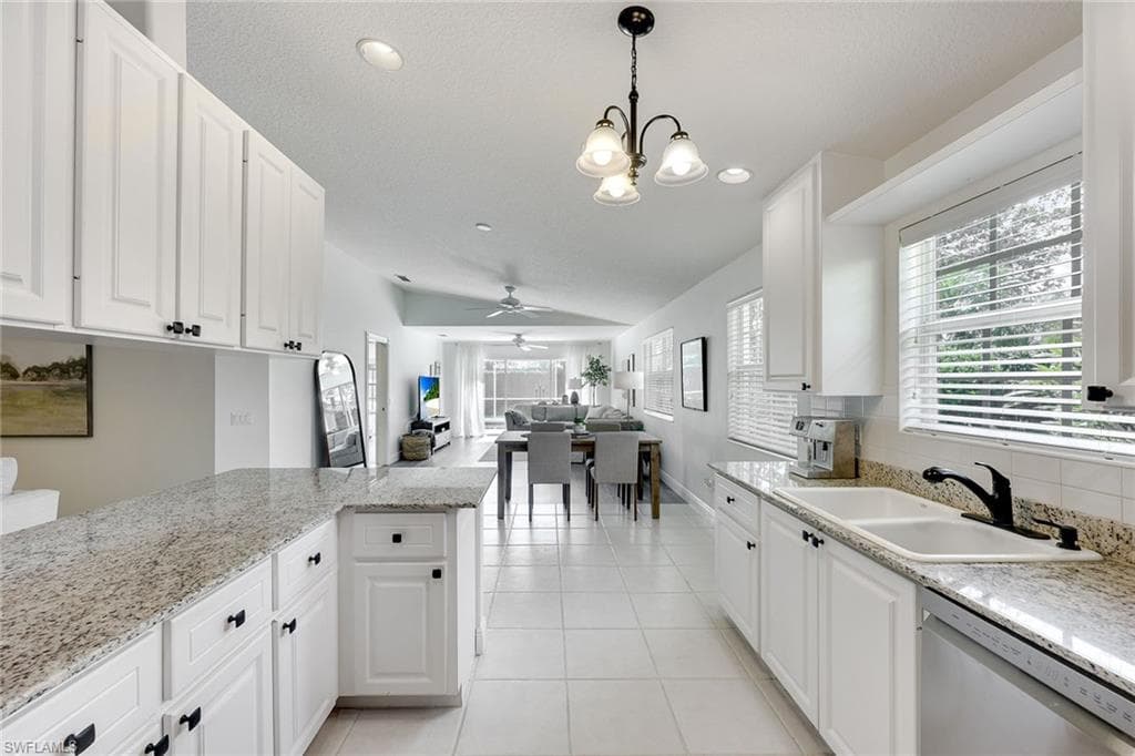 4125 Tabago Ln, Naples, FL 34119-6