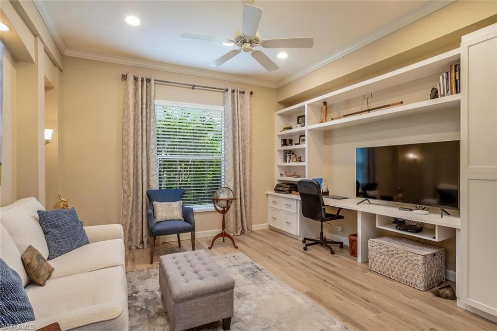 2839 Lone Pine Ln NW, Naples, FL 34119-14