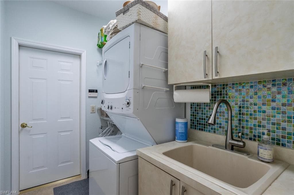 2839 Lone Pine Ln NW, Naples, FL 34119-19