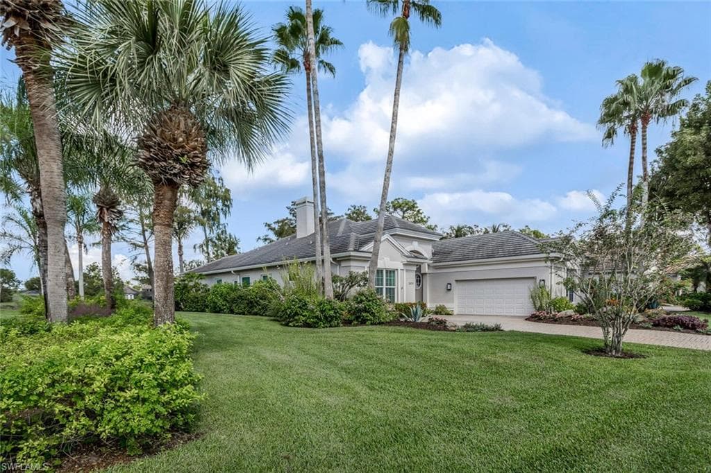 2839 Lone Pine Ln NW, Naples, FL 34119-26