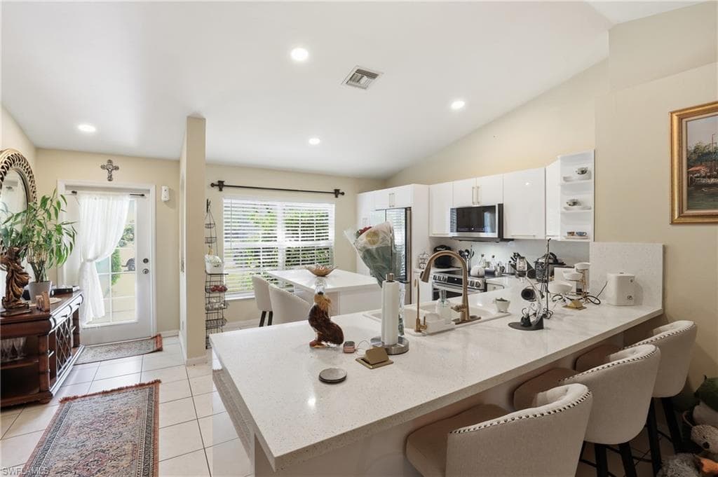 2207 28th St, Cape Coral, FL 33909-10