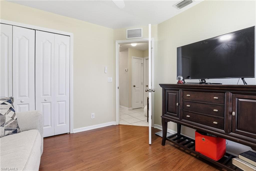 2207 28th St, Cape Coral, FL 33909-23