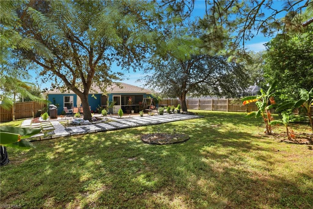 2207 28th St, Cape Coral, FL 33909-31