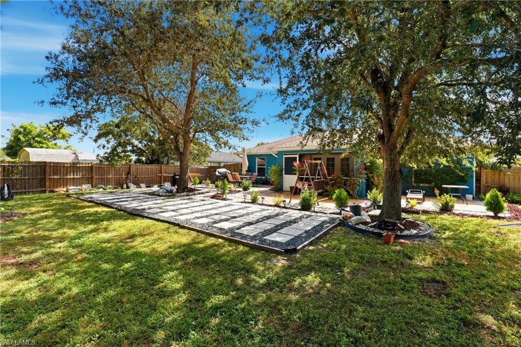 2207 28th St, Cape Coral, FL 33909-33