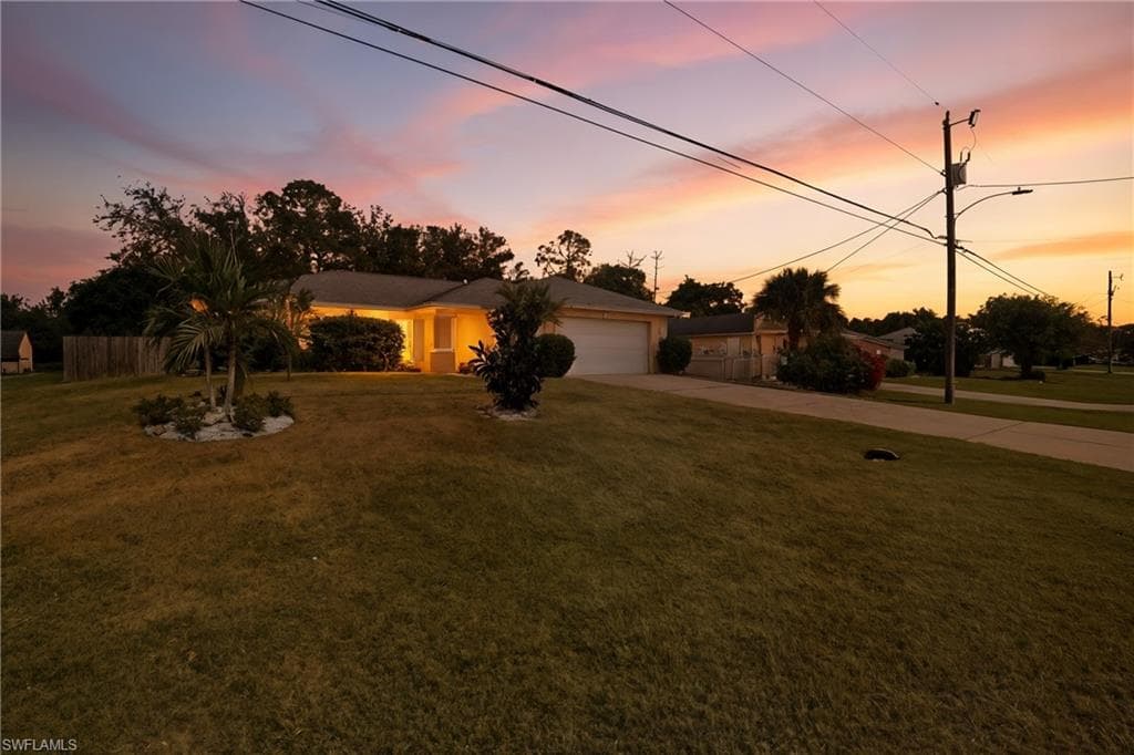 2207 28th St, Cape Coral, FL 33909-3