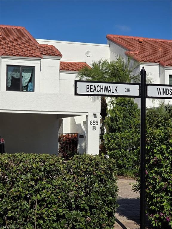 613 Beachwalk Cir J101, Naples, FL 34108-3