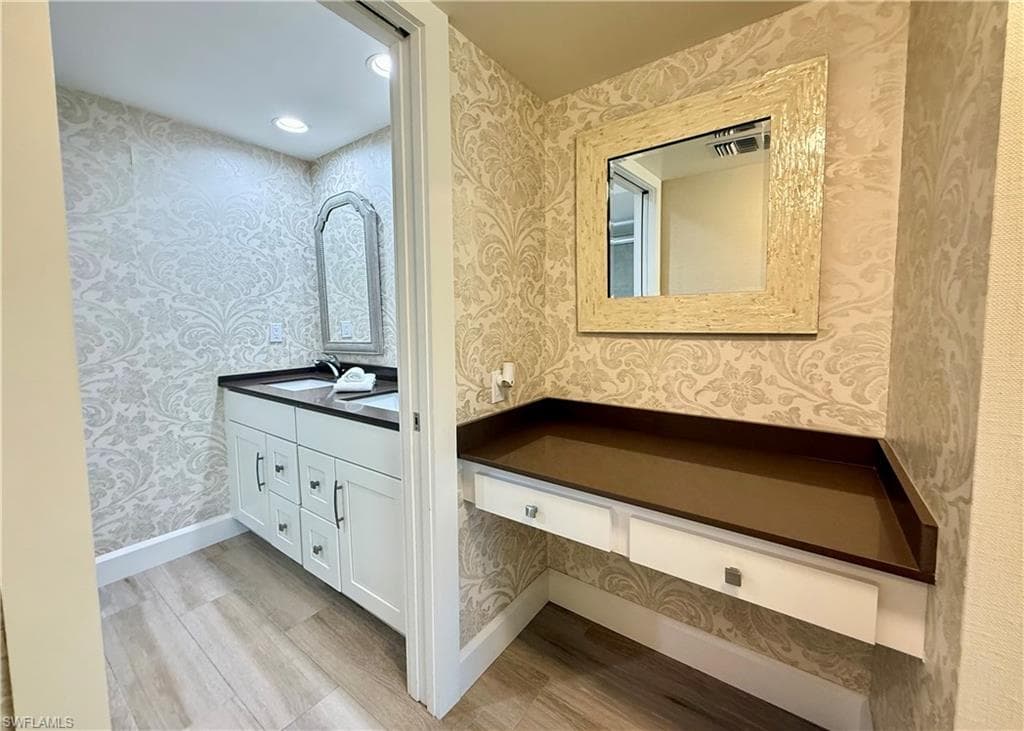 800 River Point Dr 534, Naples, FL 34102-21