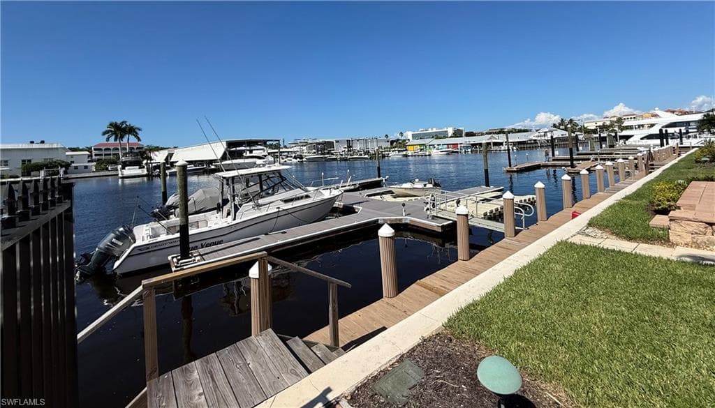 800 River Point Dr 534, Naples, FL 34102-30