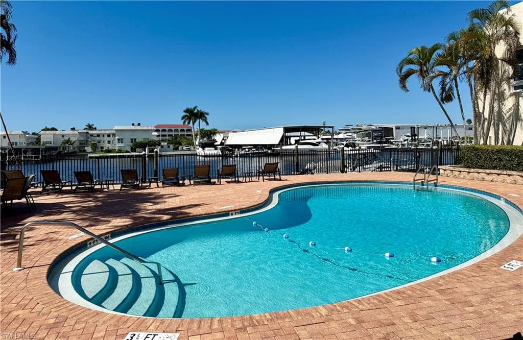 800 River Point Dr 534, Naples, FL 34102-31