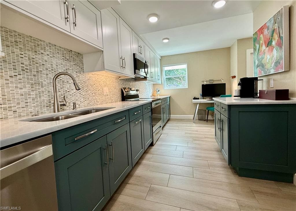 800 River Point Dr 534, Naples, FL 34102-7