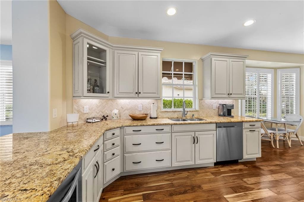 13541 Southampton Dr, Bonita Springs, FL 34135-13