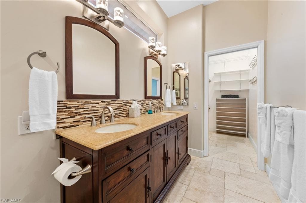 13541 Southampton Dr, Bonita Springs, FL 34135-21