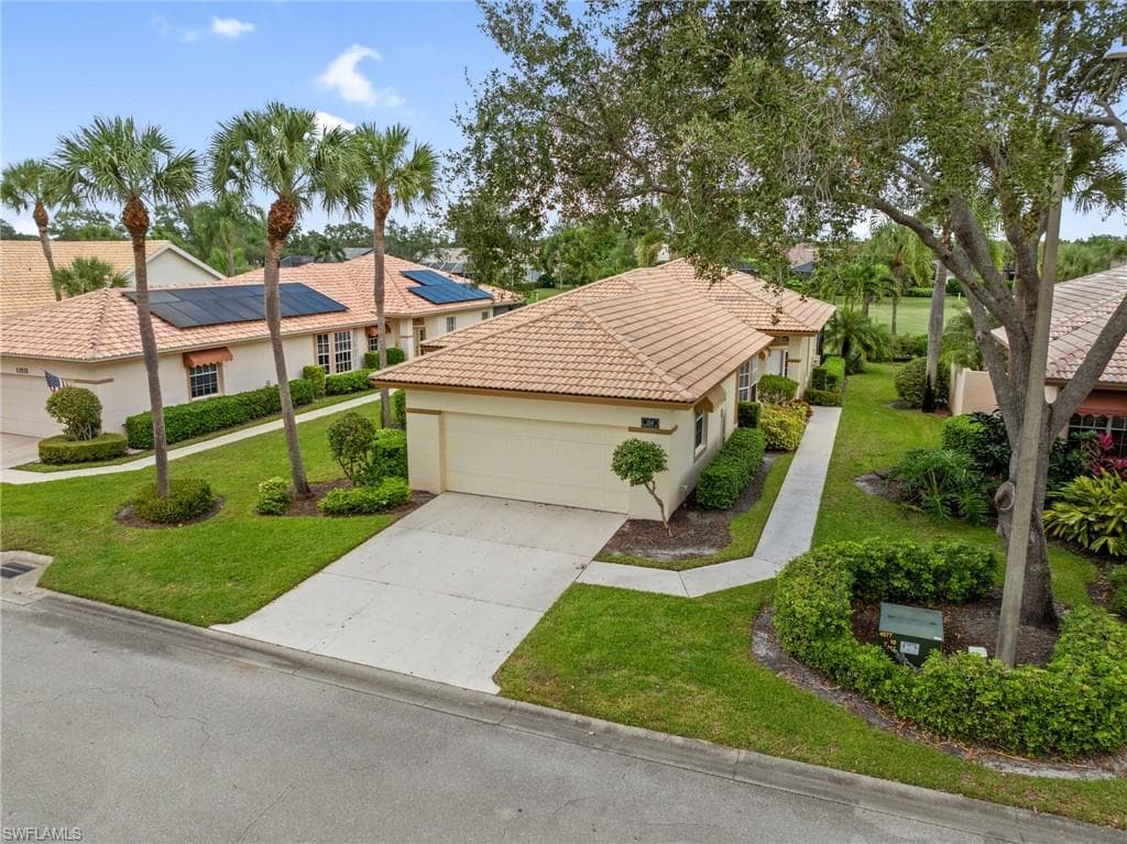 13541 Southampton Dr, Bonita Springs, FL 34135-45