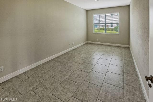 8886 Saint Lucia Dr 101, Naples, FL 34114-8