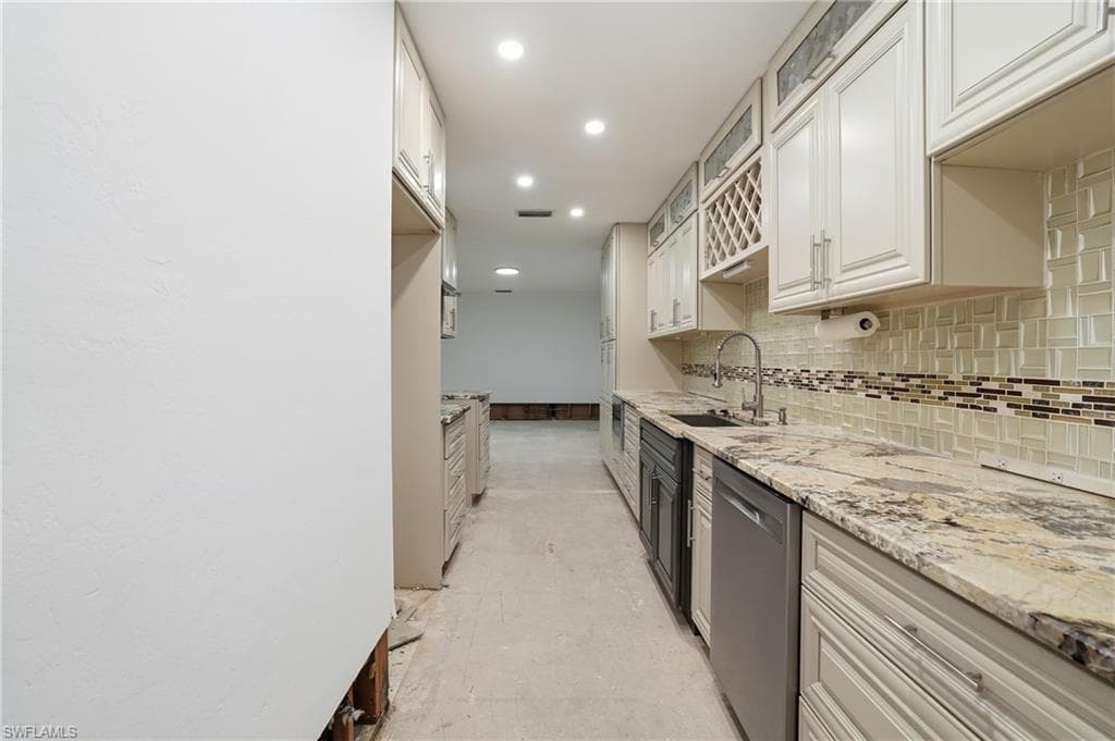 55 Aqua Ln, North Fort Myers, FL 33903-12