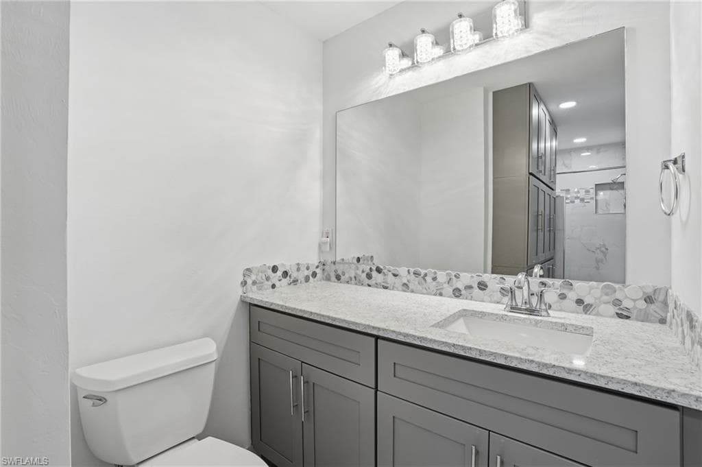 55 Aqua Ln, North Fort Myers, FL 33903-17