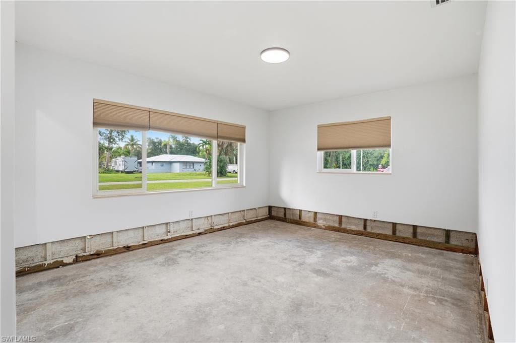 55 Aqua Ln, North Fort Myers, FL 33903-21