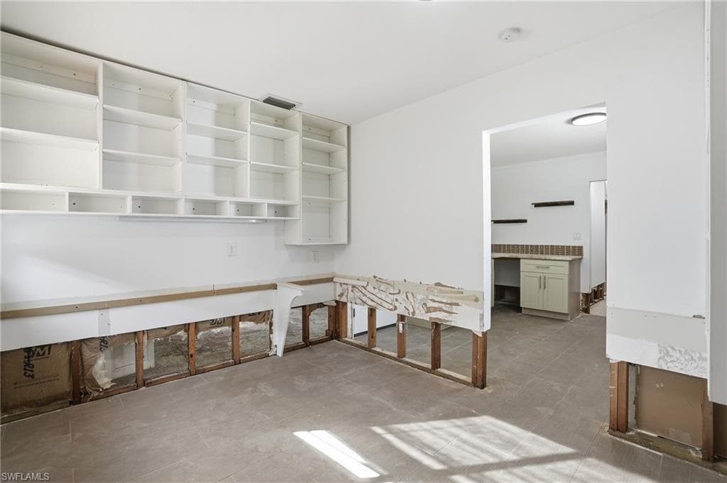 55 Aqua Ln, North Fort Myers, FL 33903-29