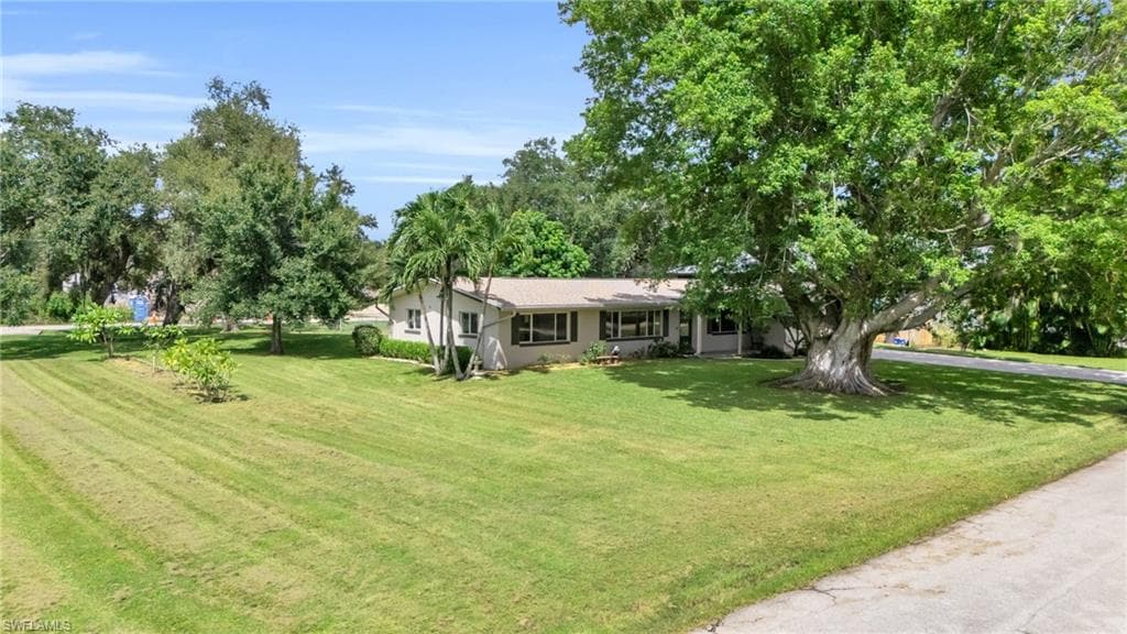 55 Aqua Ln, North Fort Myers, FL 33903-6