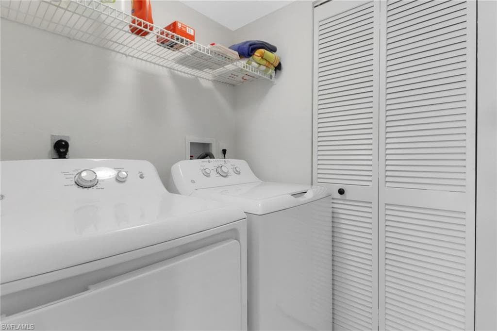 15450 Cedarwood Ln 103, Naples, FL 34110-22