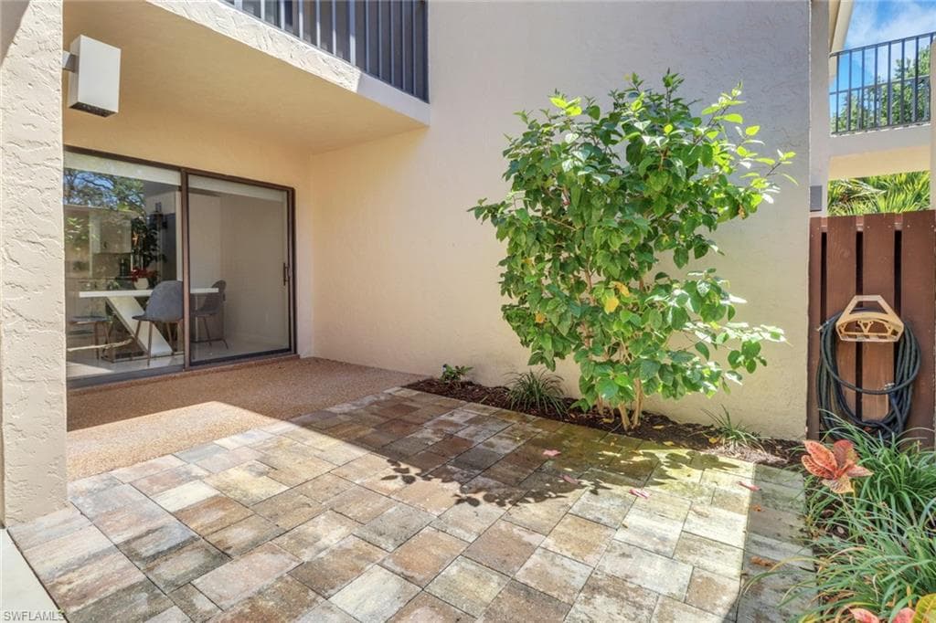 15450 Cedarwood Ln 103, Naples, FL 34110-23