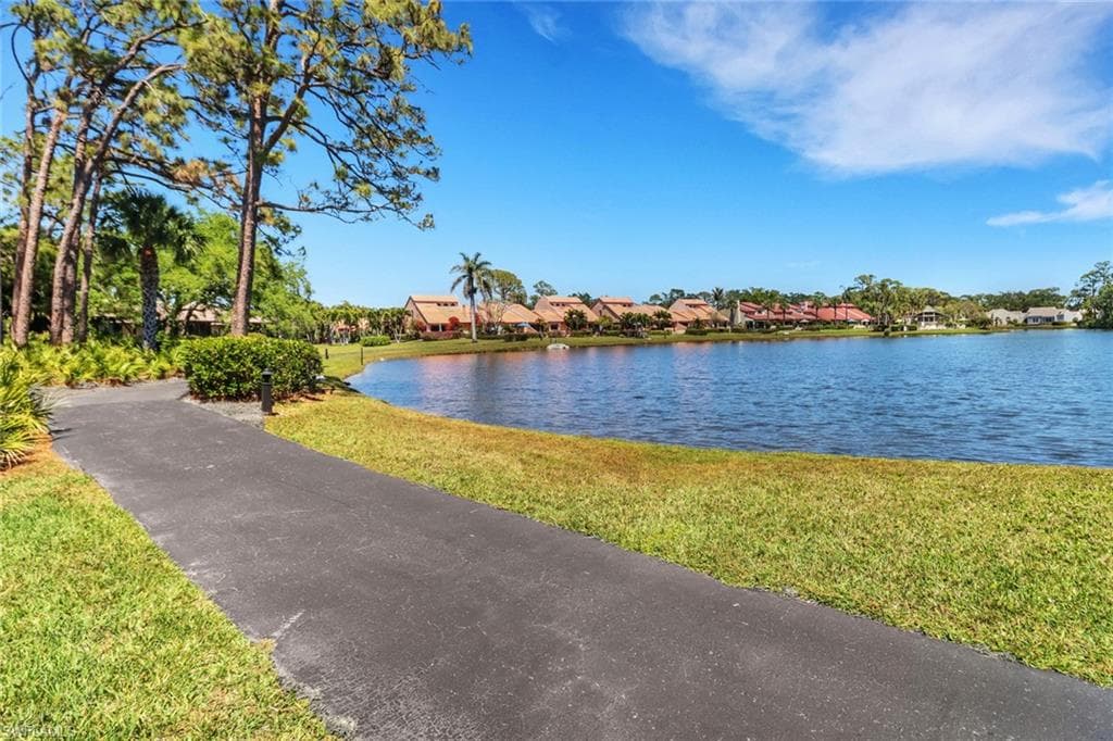 15450 Cedarwood Ln 103, Naples, FL 34110-26