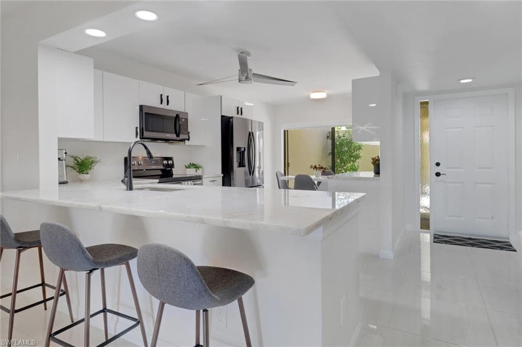 15450 Cedarwood Ln 103, Naples, FL 34110-4