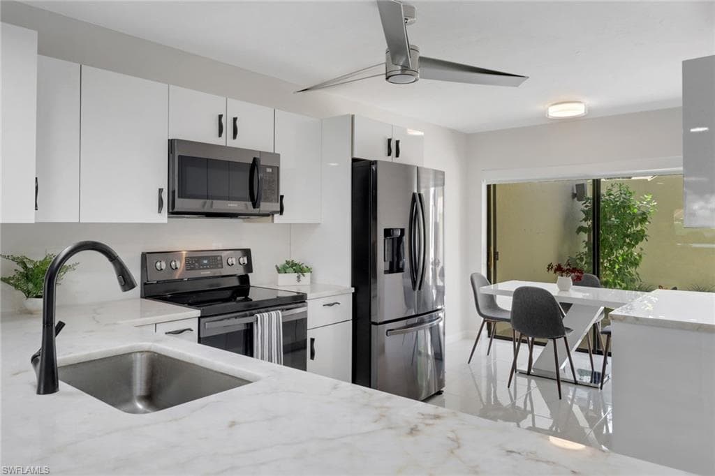 15450 Cedarwood Ln 103, Naples, FL 34110-5