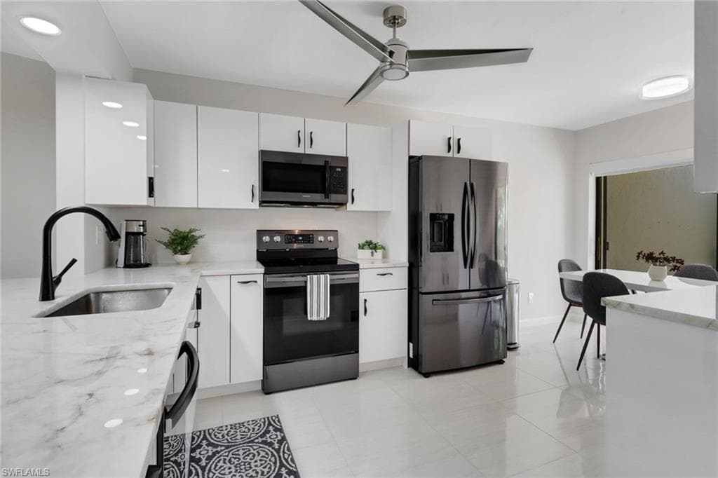 15450 Cedarwood Ln 103, Naples, FL 34110-6