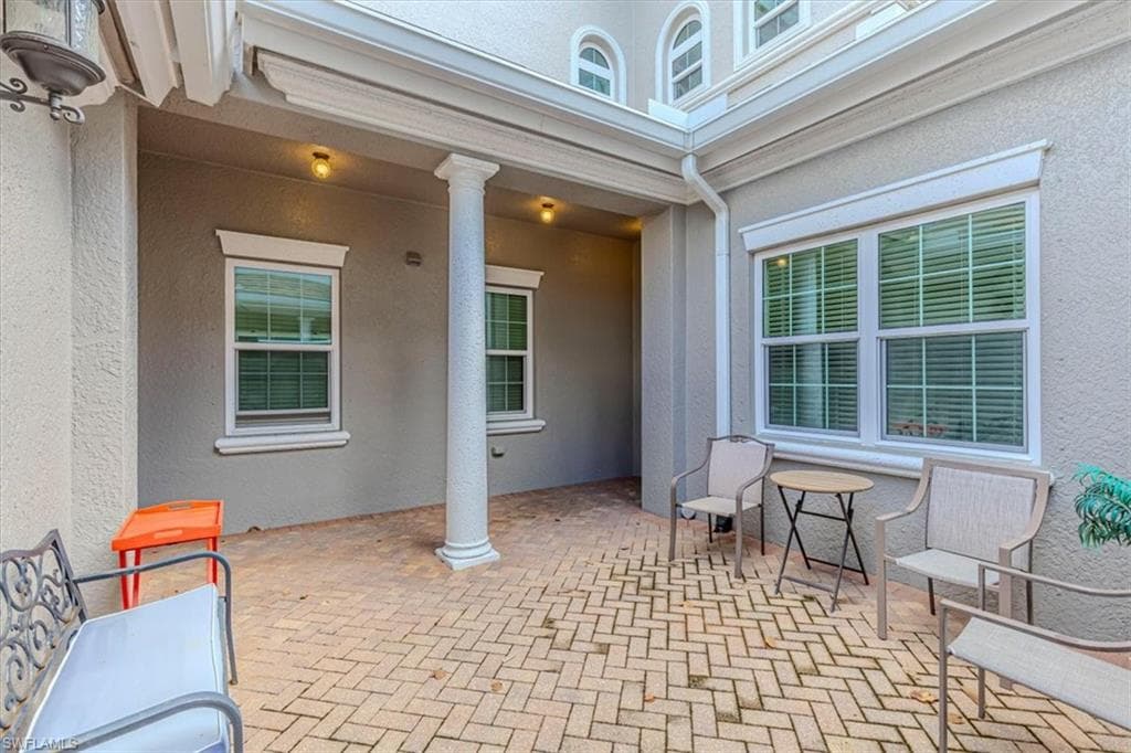 9242 Tesoro Ln 1, Naples, FL 34114-9