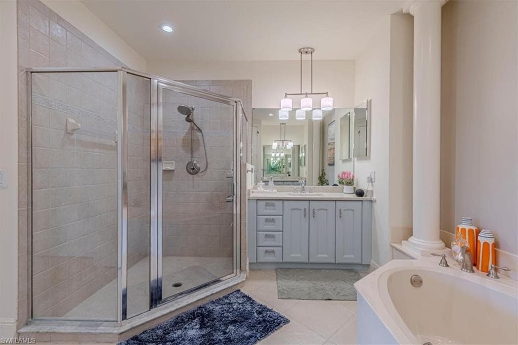 9242 Tesoro Ln 1, Naples, FL 34114-13