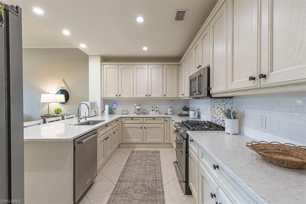 9242 Tesoro Ln 1, Naples, FL 34114-26