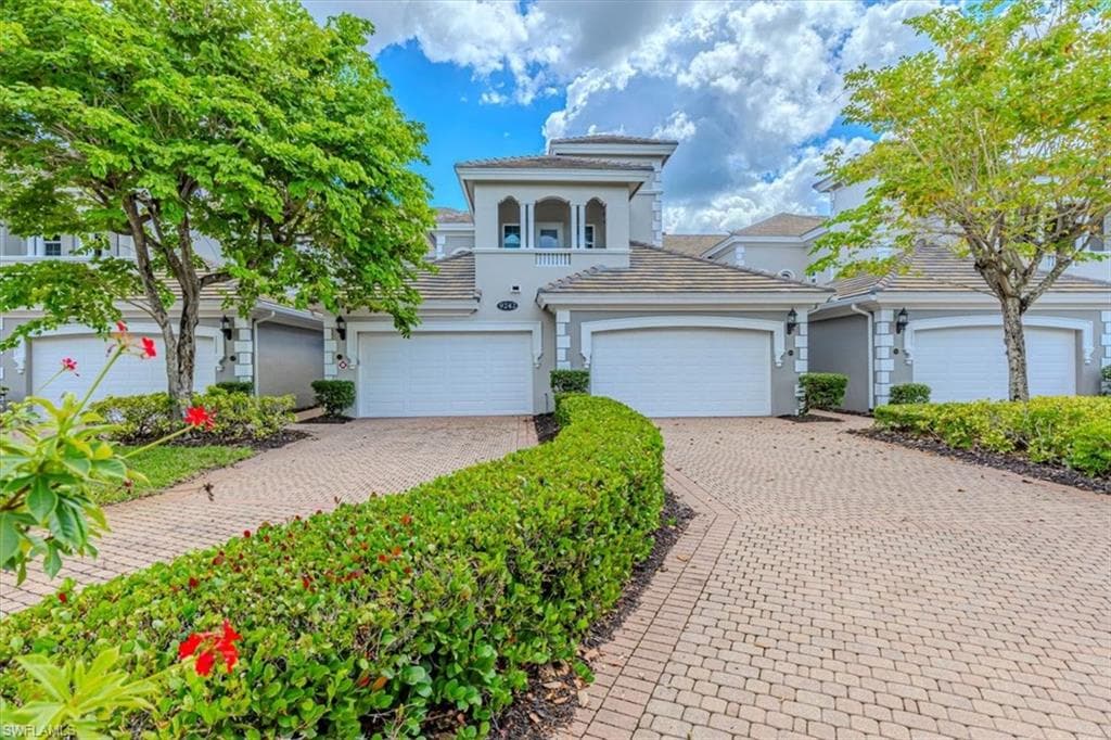 9242 Tesoro Ln 1, Naples, FL 34114-1