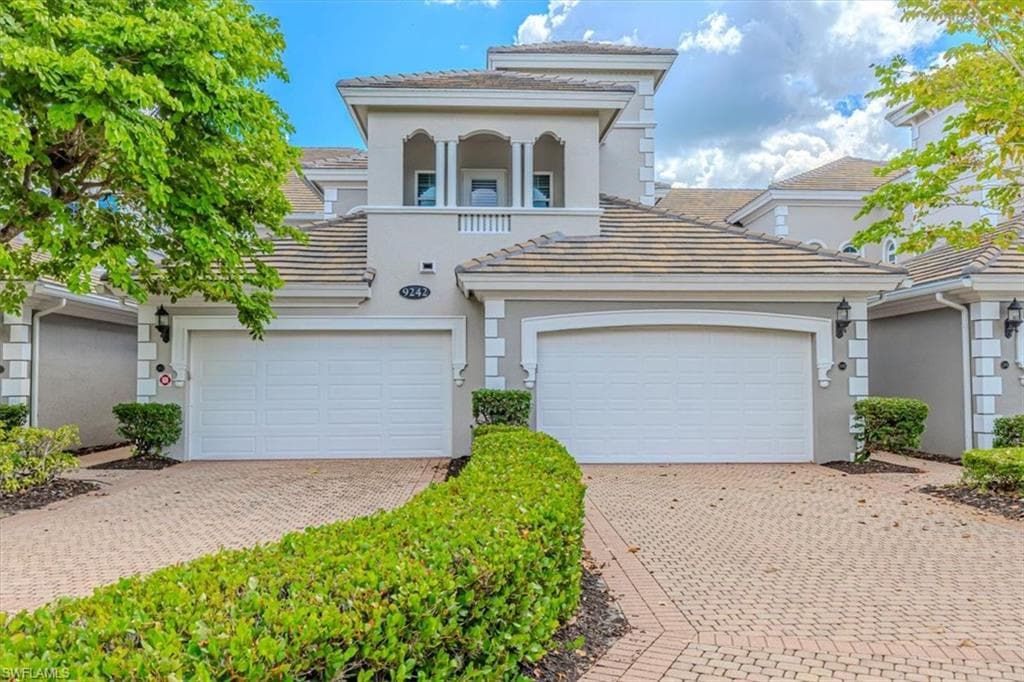 9242 Tesoro Ln 1, Naples, FL 34114-2