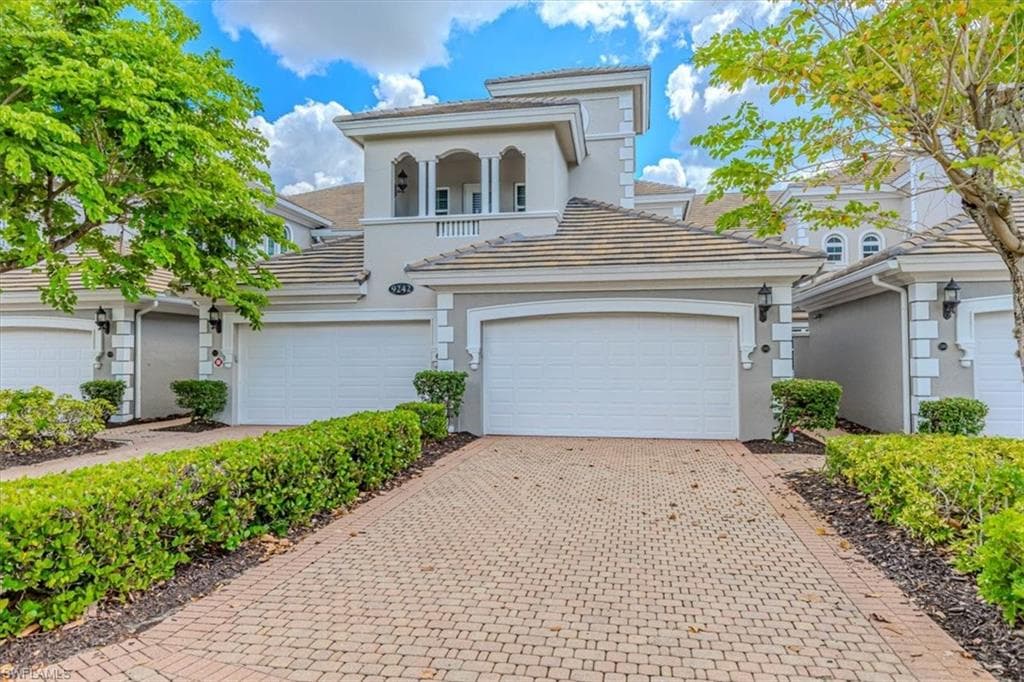 9242 Tesoro Ln 1, Naples, FL 34114-3