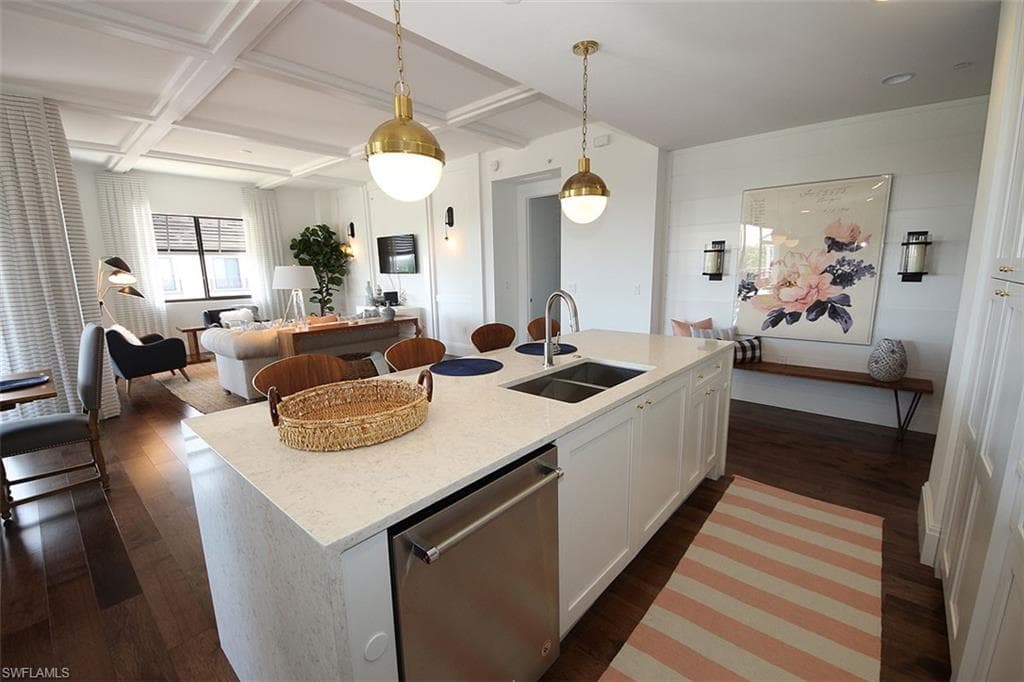 1035 3rd Ave S 411, Naples, FL 34102-11