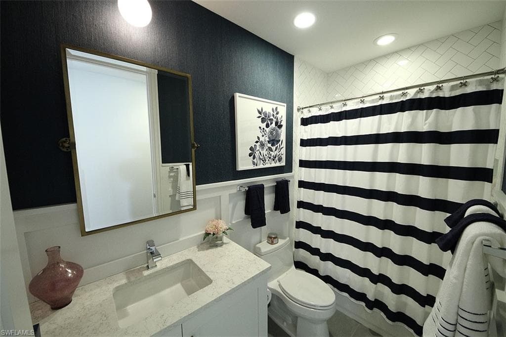 1035 3rd Ave S 411, Naples, FL 34102-29